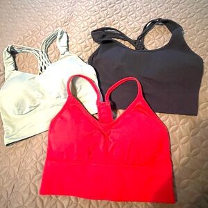 Size medium sports bra